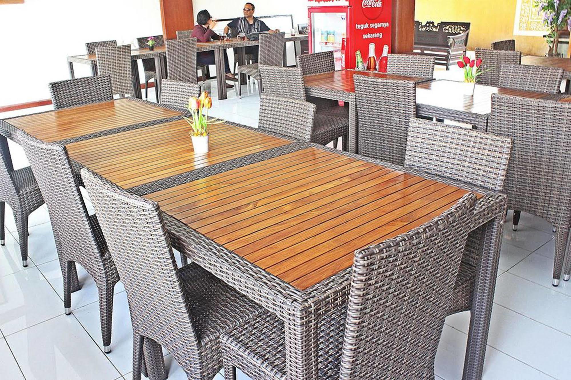Mirah Hostel Легиан Екстериор снимка